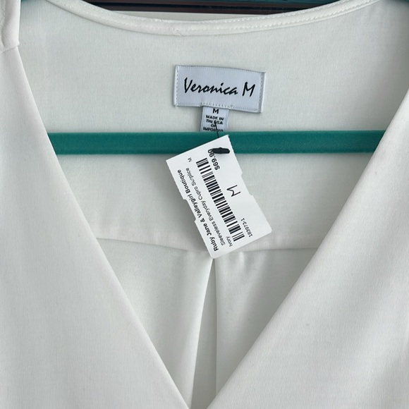 NWT! Veronica M Cream Sleeveless Everyday Cupro Surplice Ivory. Size M. - Picture 2 of 5